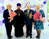 Клирик Покровского храма посетил «Последний звонок» в хабаровской школе