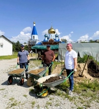«От цифр к духовному просвещению и добрым делам»: сотрудники хабаровского банка посетили храм Введения во храм Пресвятой Богородицы